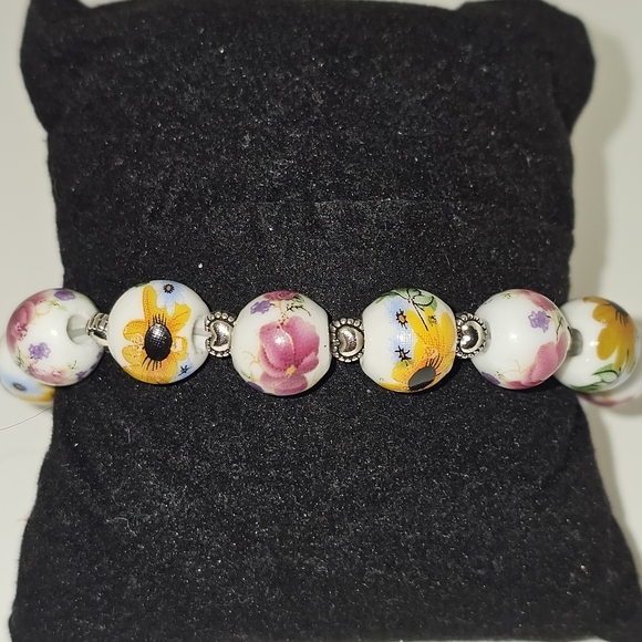 Handmade Jewelry - Floral Beaded Stretch Bracelet Handmade